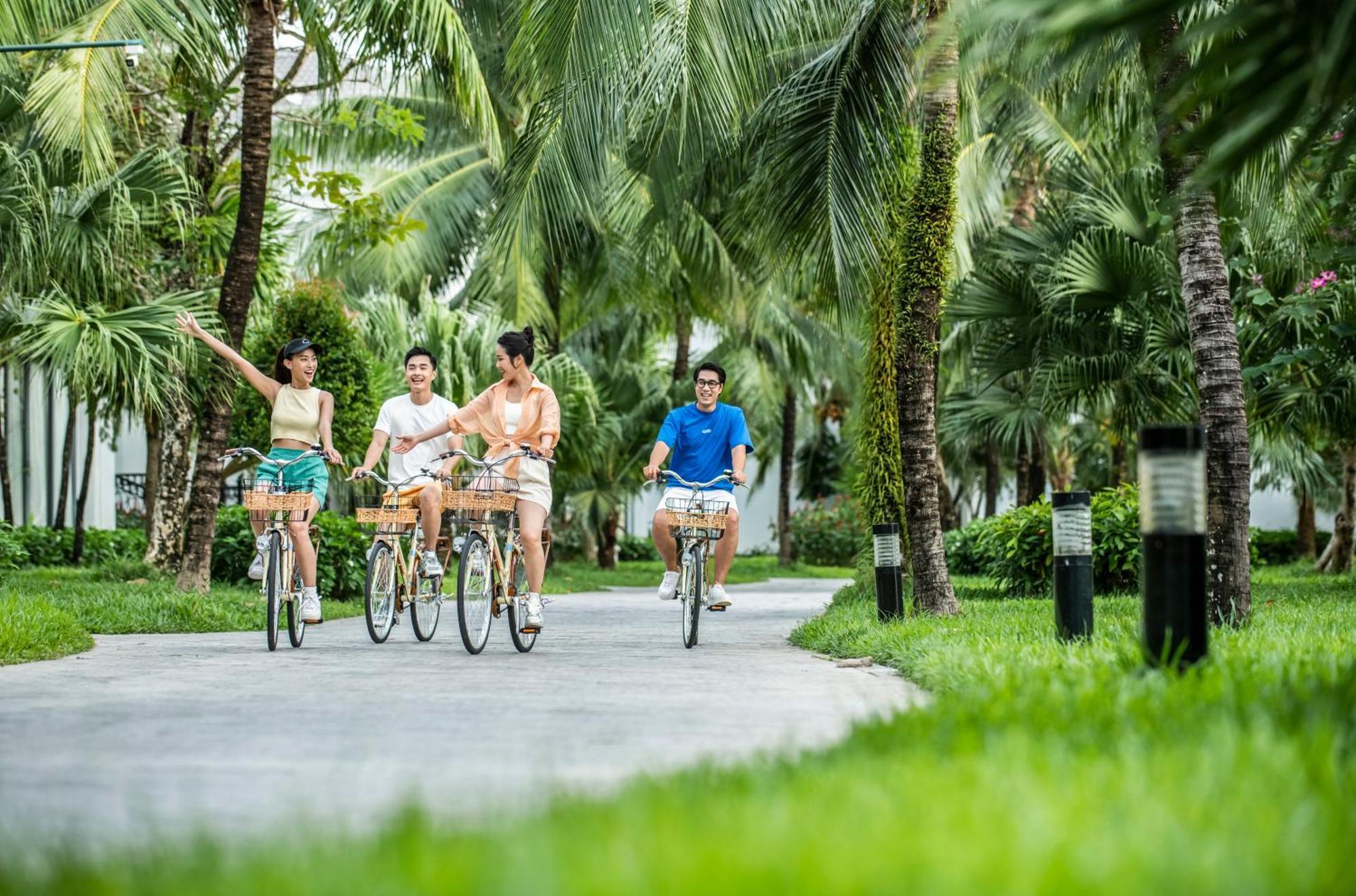 Vinpearl Wonderworld Phu Quoc Hotel Exterior photo Cycling at Vinpearl Hotel Nha Trang